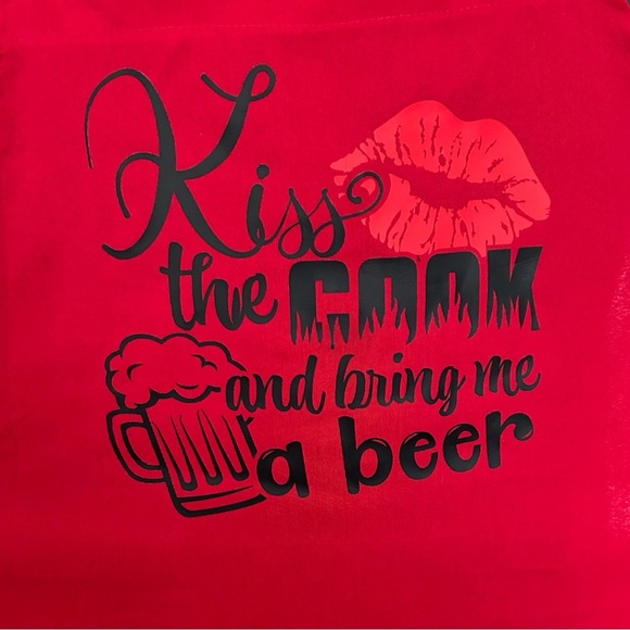 Kiss the cook and bring the beer displayed in a red apron - handmade -new - Picture 5 of 5